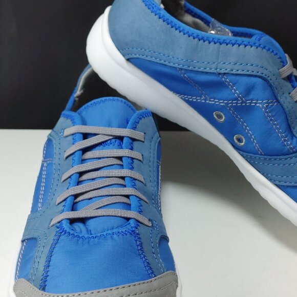 Clarks Blue & Gray Women's Sneaker Sz 7 Comfort Lightweight Slip On Athletics - Picture 2 of 8